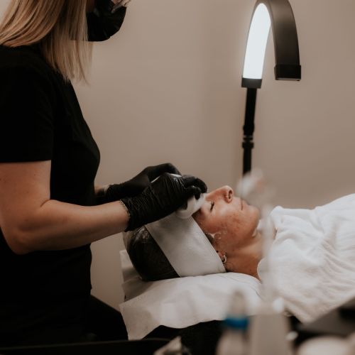 Soins nettoyants de la peau institut de beauté à Grésy sur Aix